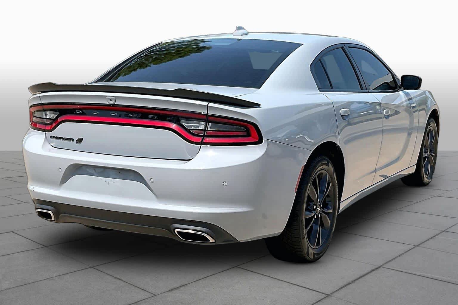 Used 2021 Dodge Charger SXT w/ Blacktop Package AWD/4WD image 13