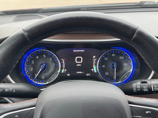 Used 2018 Chrysler Pacifica Touring-L Plus image 31