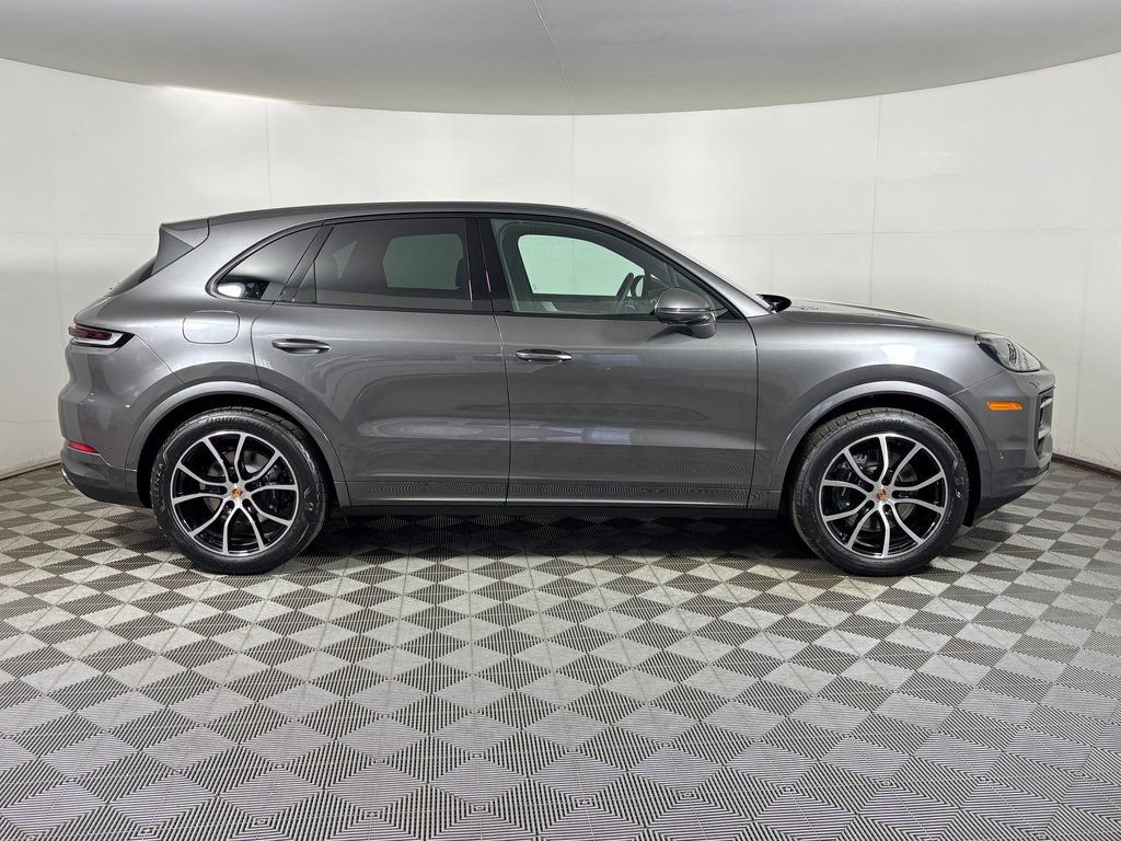 Certified 2026 Porsche Cayenne AWD/4WD image 8