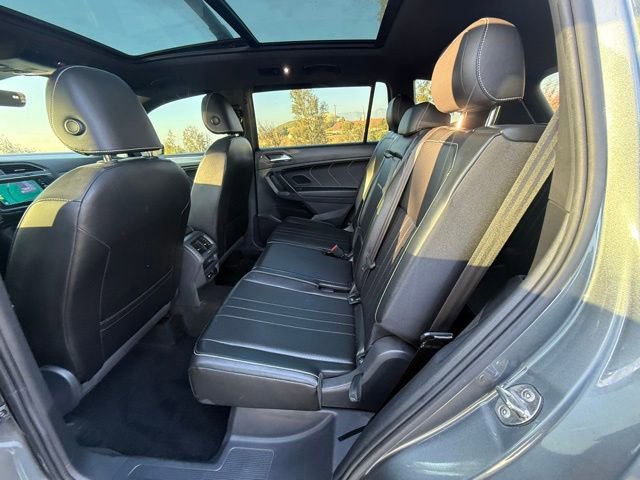 Used 2022 Volkswagen Tiguan SE R-Line image 12
