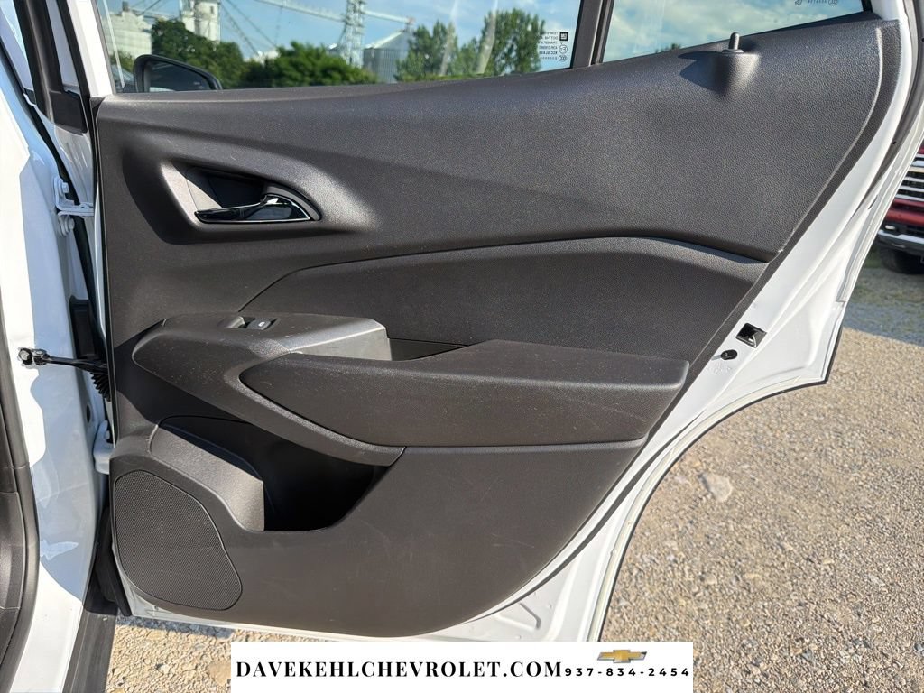 Used 2025 Chevrolet Trax RS w/ Driver Confidence Package FWD image 19