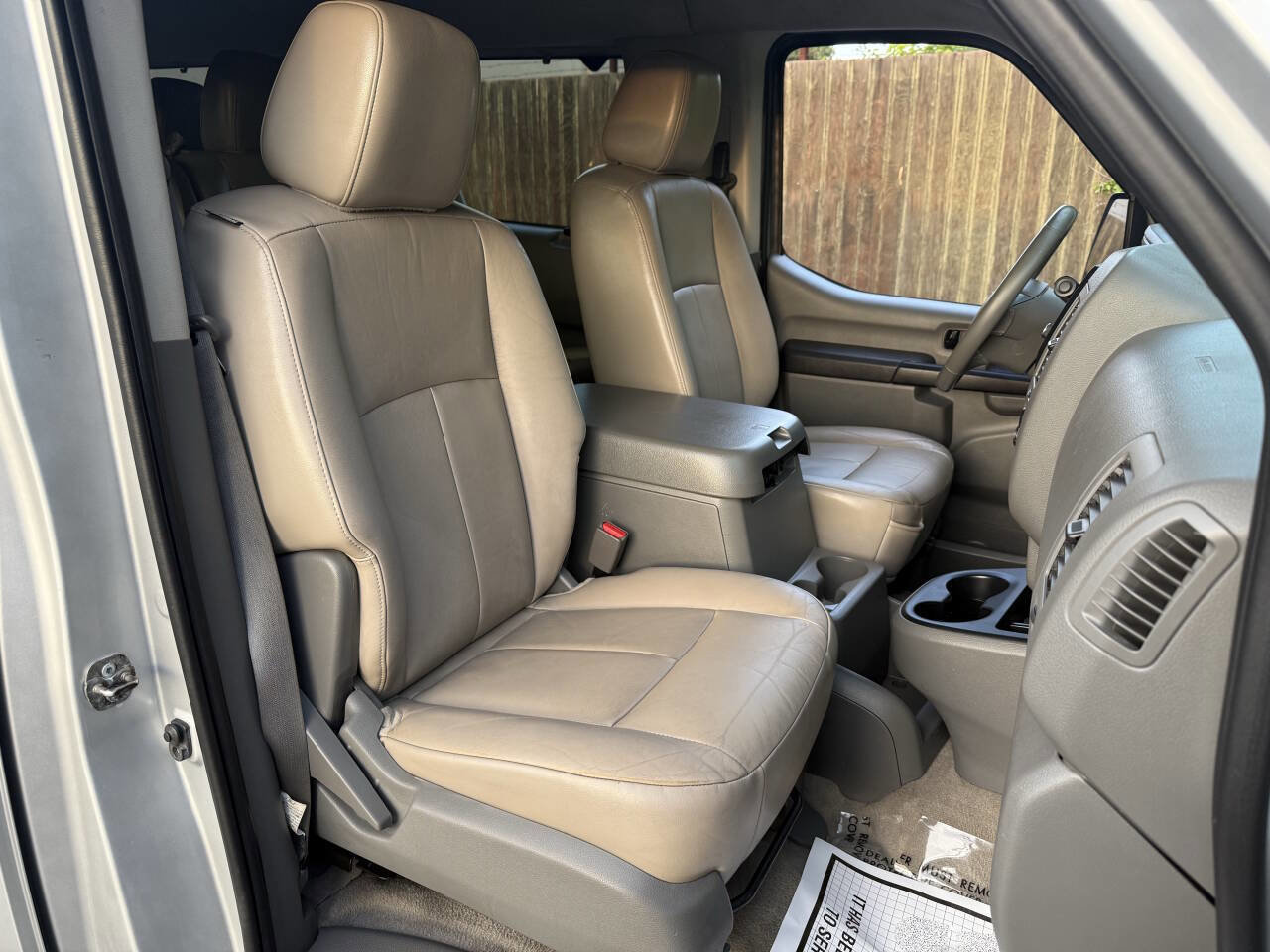 Used 2018 Nissan NV 3500 SL RWD image 19