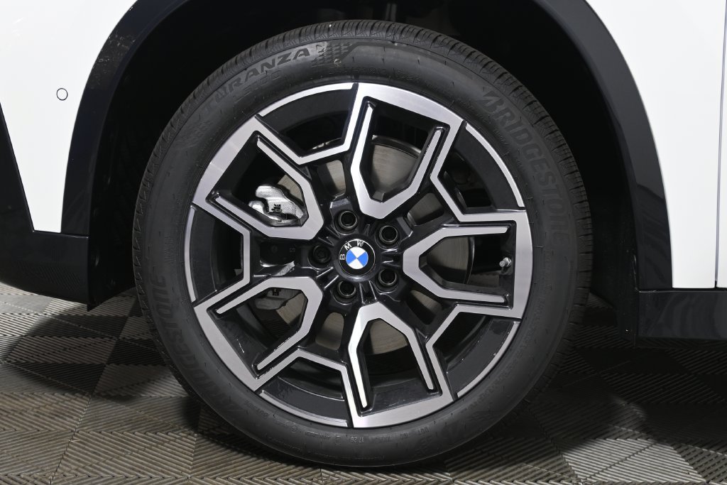 New 2026 BMW X1 xDrive28i w/ Convenience Package AWD/4WD image 12