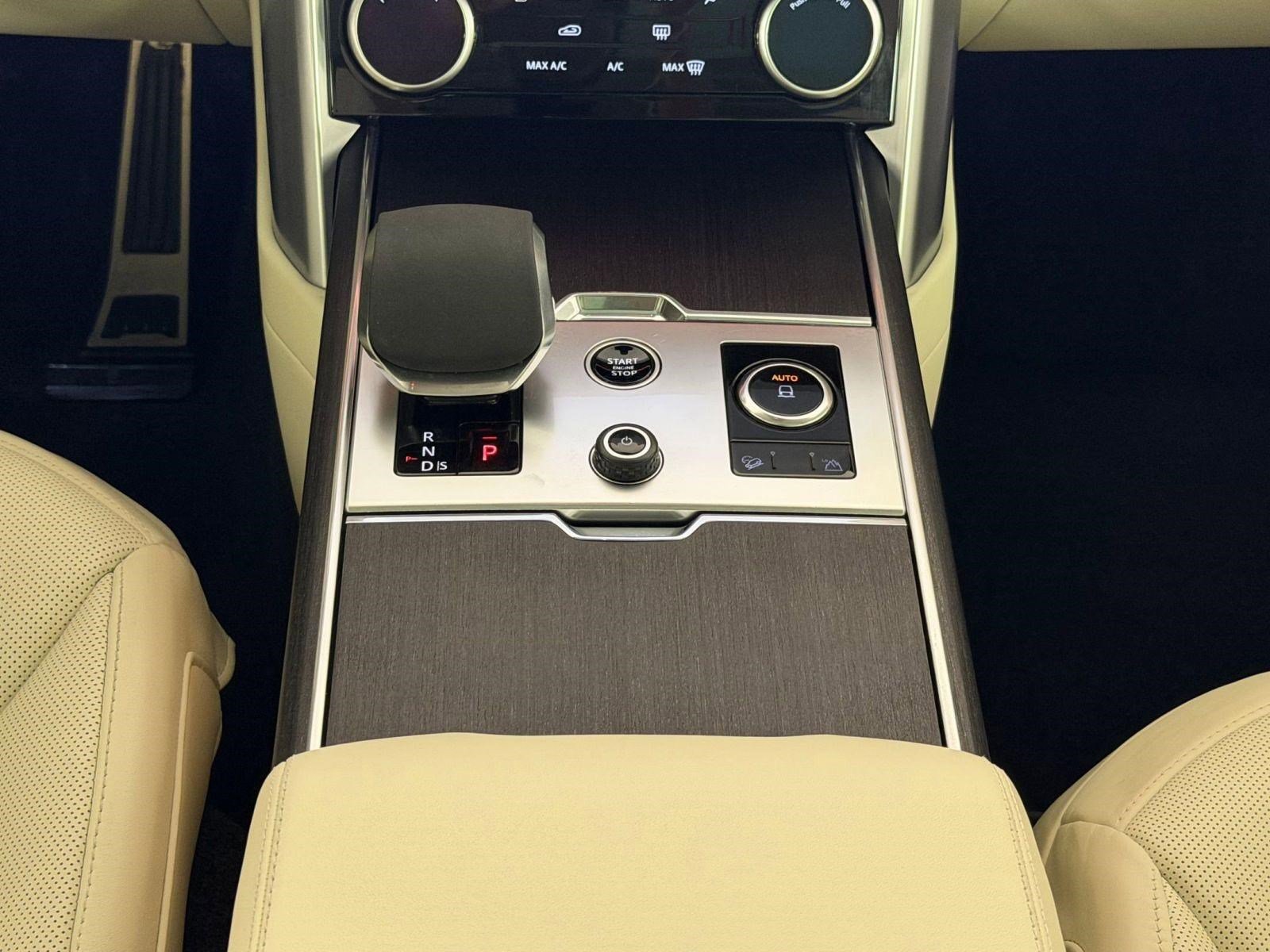 Used 2023 Land Rover Range Rover SE image 18