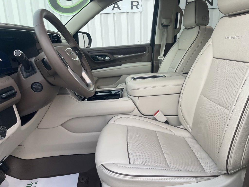 Used 2023 GMC Yukon Denali image 14