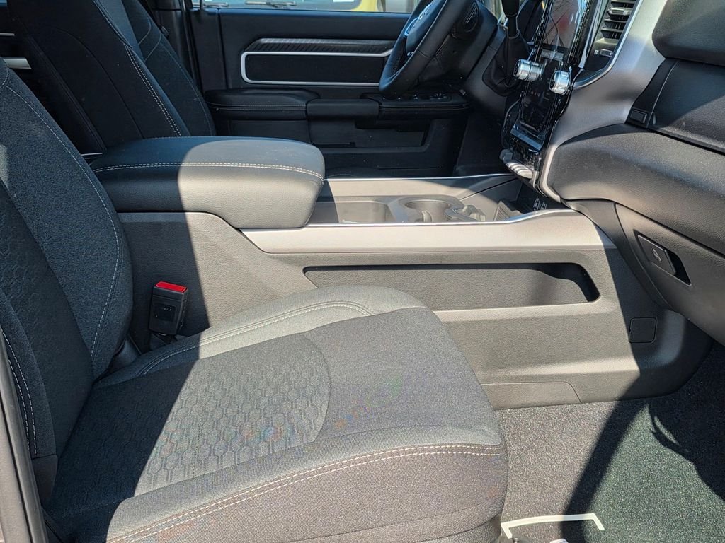 New 2026 RAM 2500 Big Horn AWD/4WD image 12
