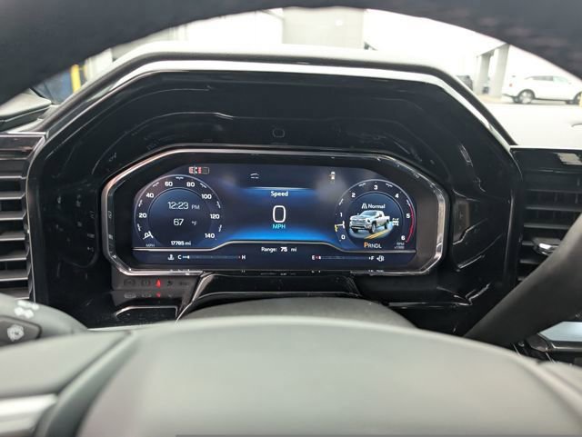 Certified 2025 Chevrolet Silverado 3500 High Country w/ Technology Package image 22