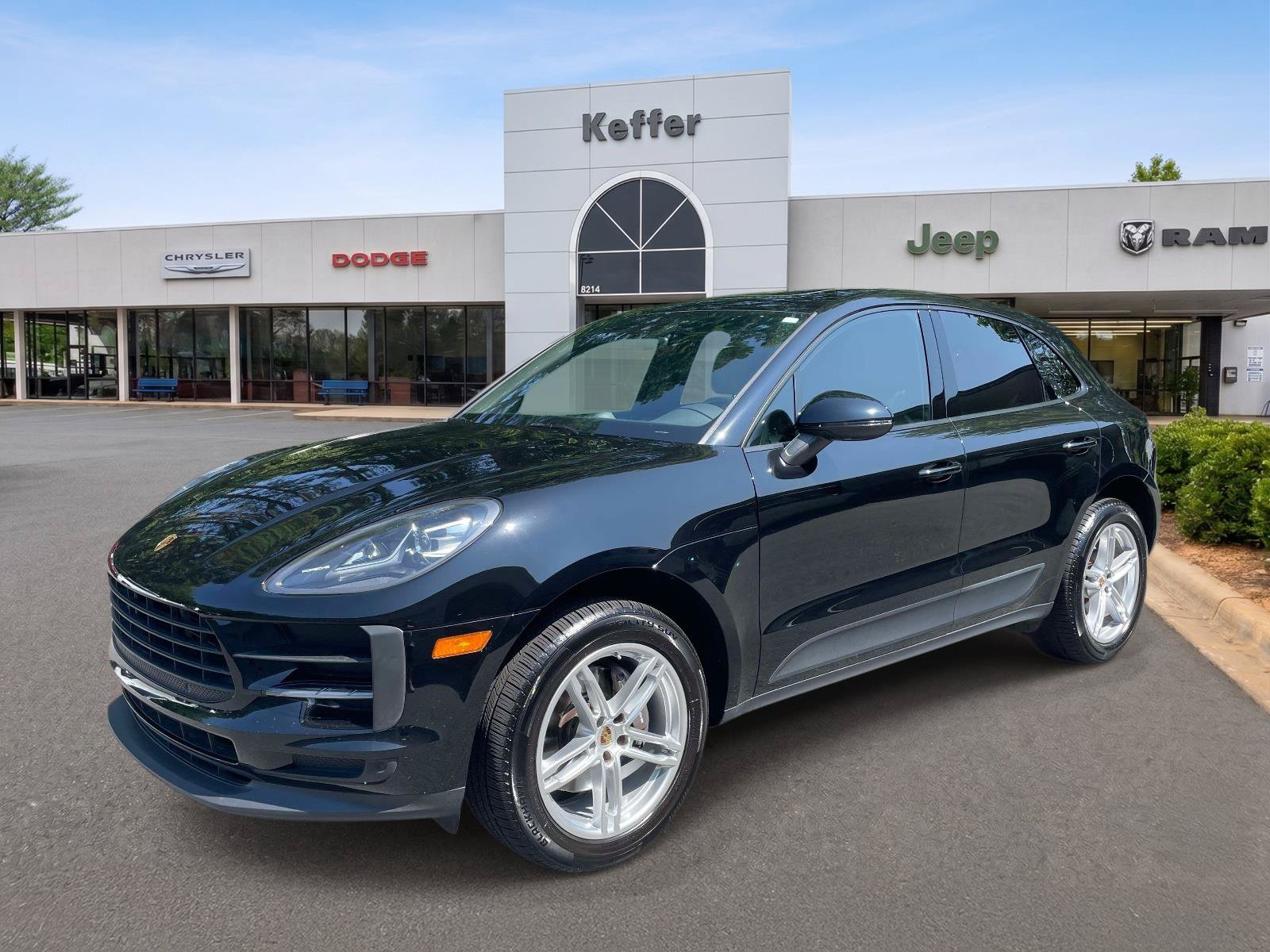 Used 2020 Porsche Macan AWD/4WD image 1