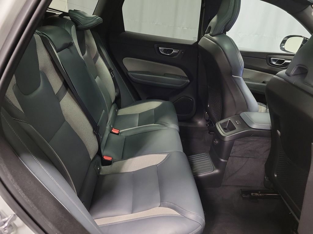 Used 2022 Volvo XC60 T8 R-Design w/ Advanced Package image 25