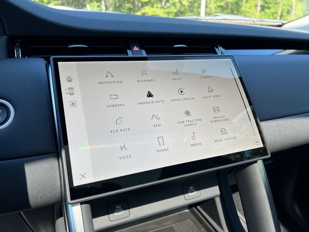 New 2025 Land Rover Discovery Sport S image 17