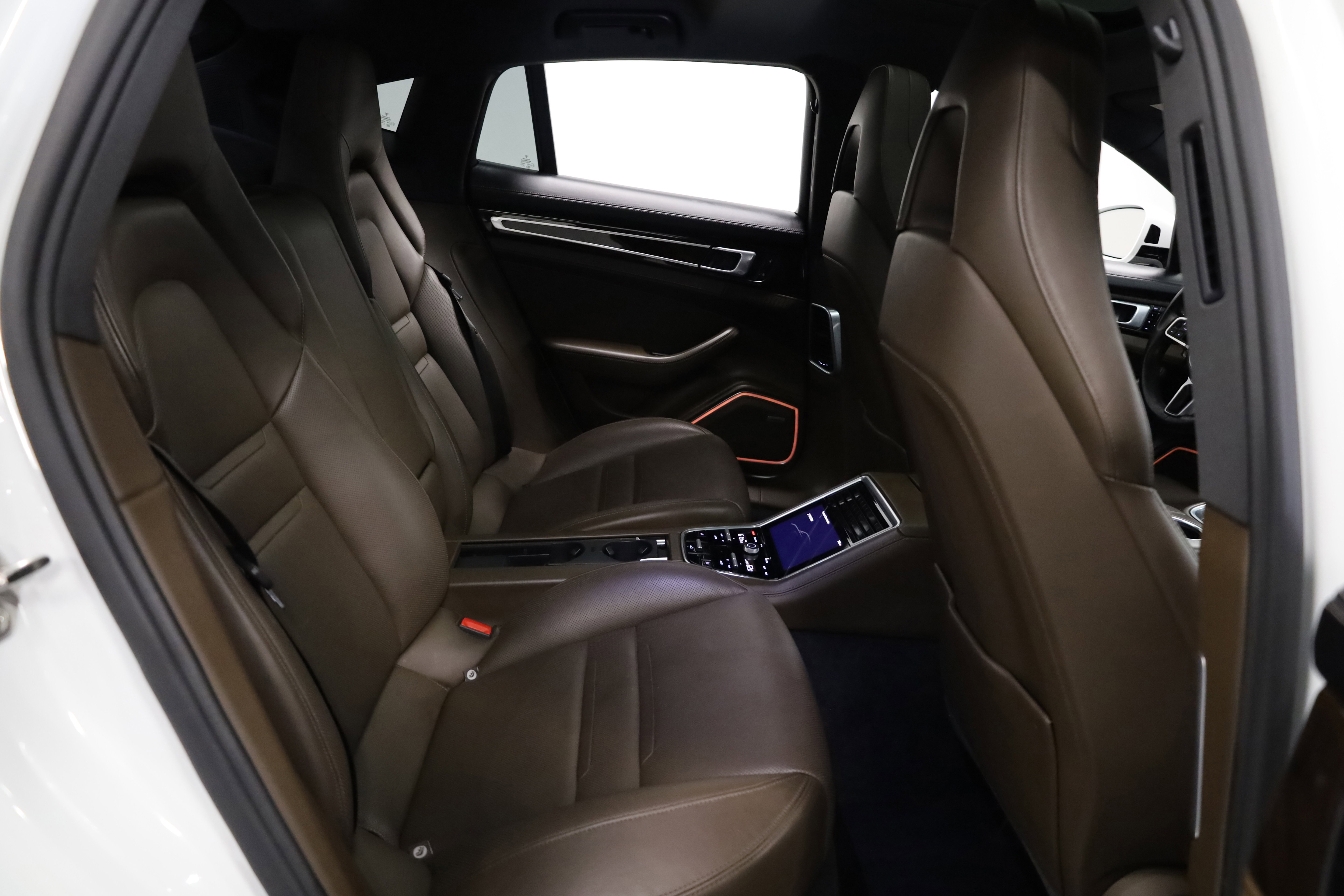 Used 2018 Porsche Panamera 4S image 44