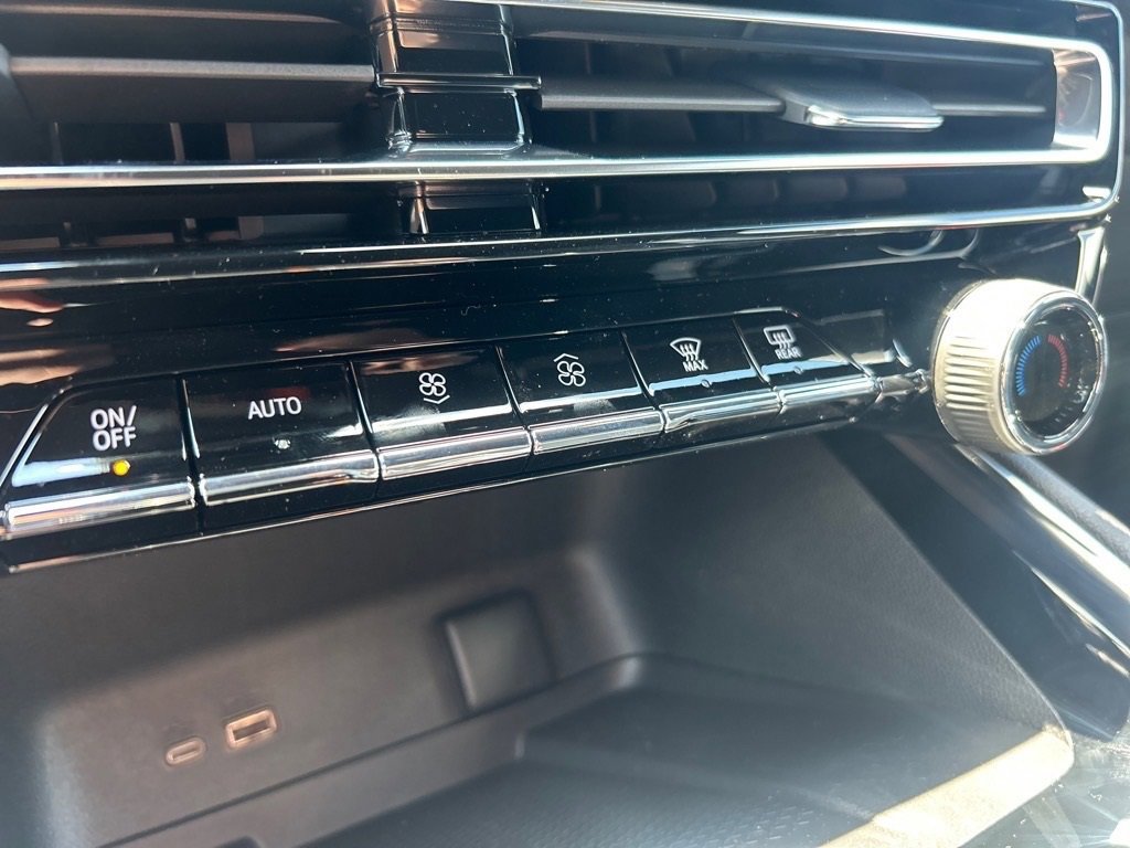 New 2026 Chevrolet Traverse RS w/ LPO, Floor Liner Package image 14