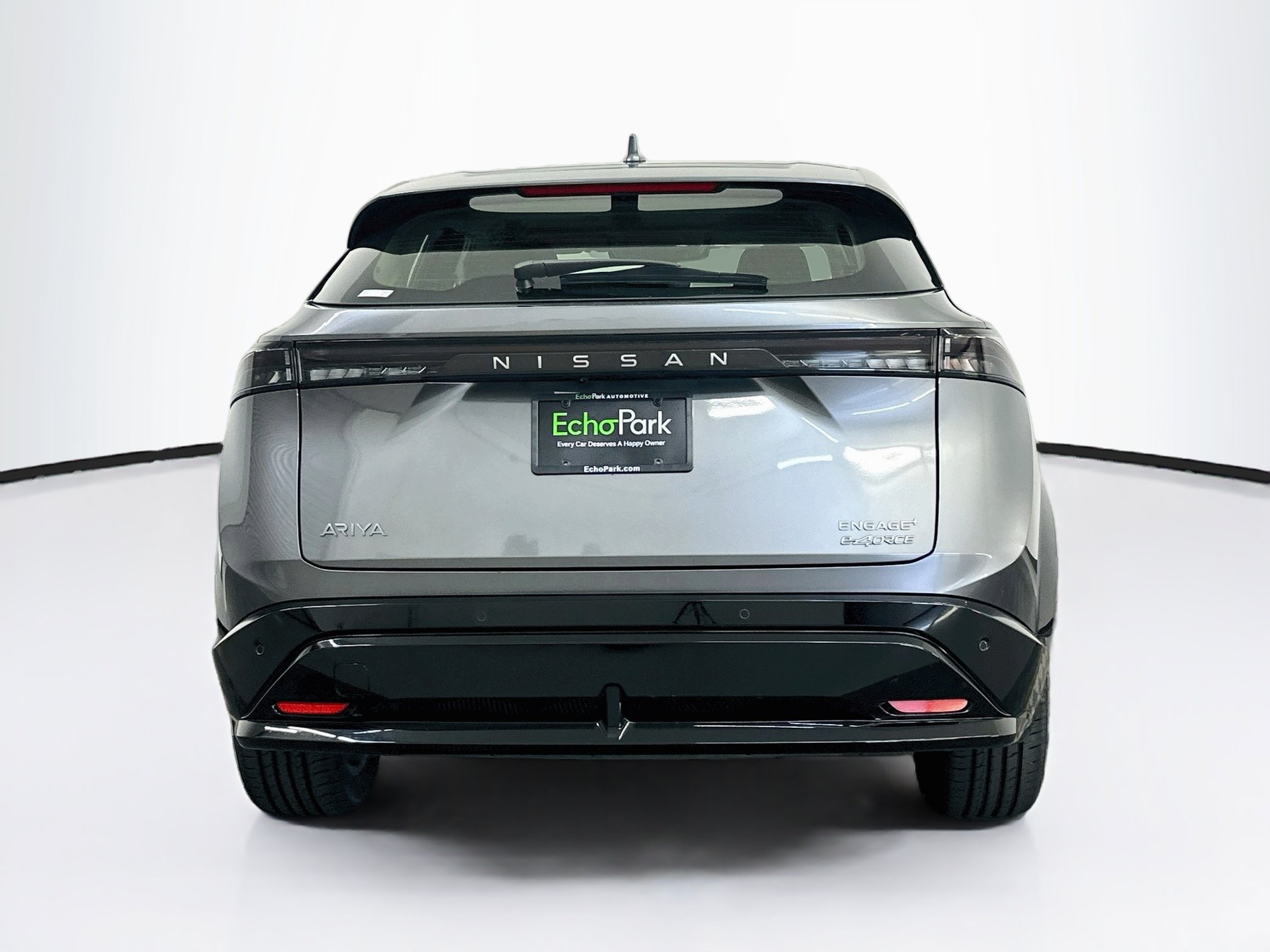 Used 2023 Nissan Ariya AWD image 7