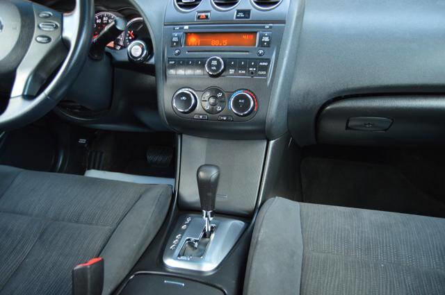 Used 2010 Nissan Altima 2.5 S FWD image 19