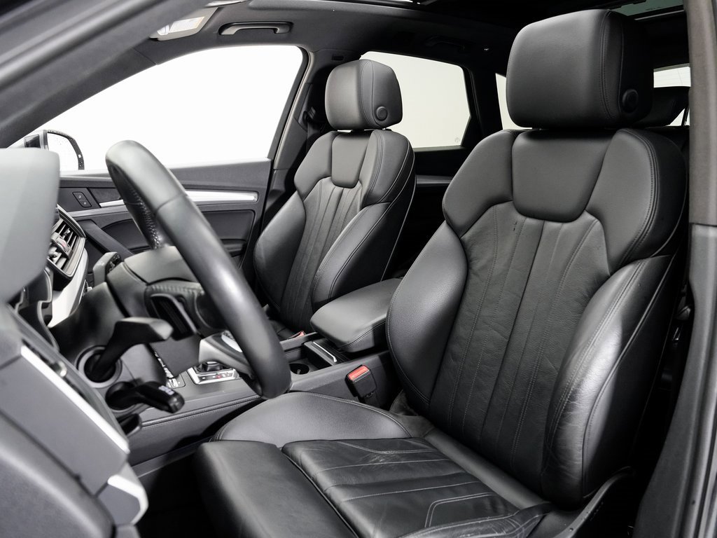 Used 2020 Audi Q5 2.0T Titanium Premium Plus w/ Premium Plus Package image 5