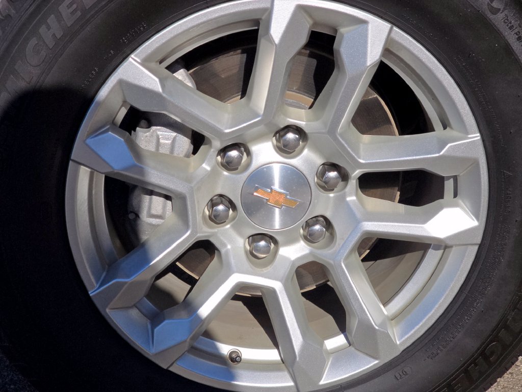 Used 2025 Chevrolet Suburban LT AWD/4WD image 15