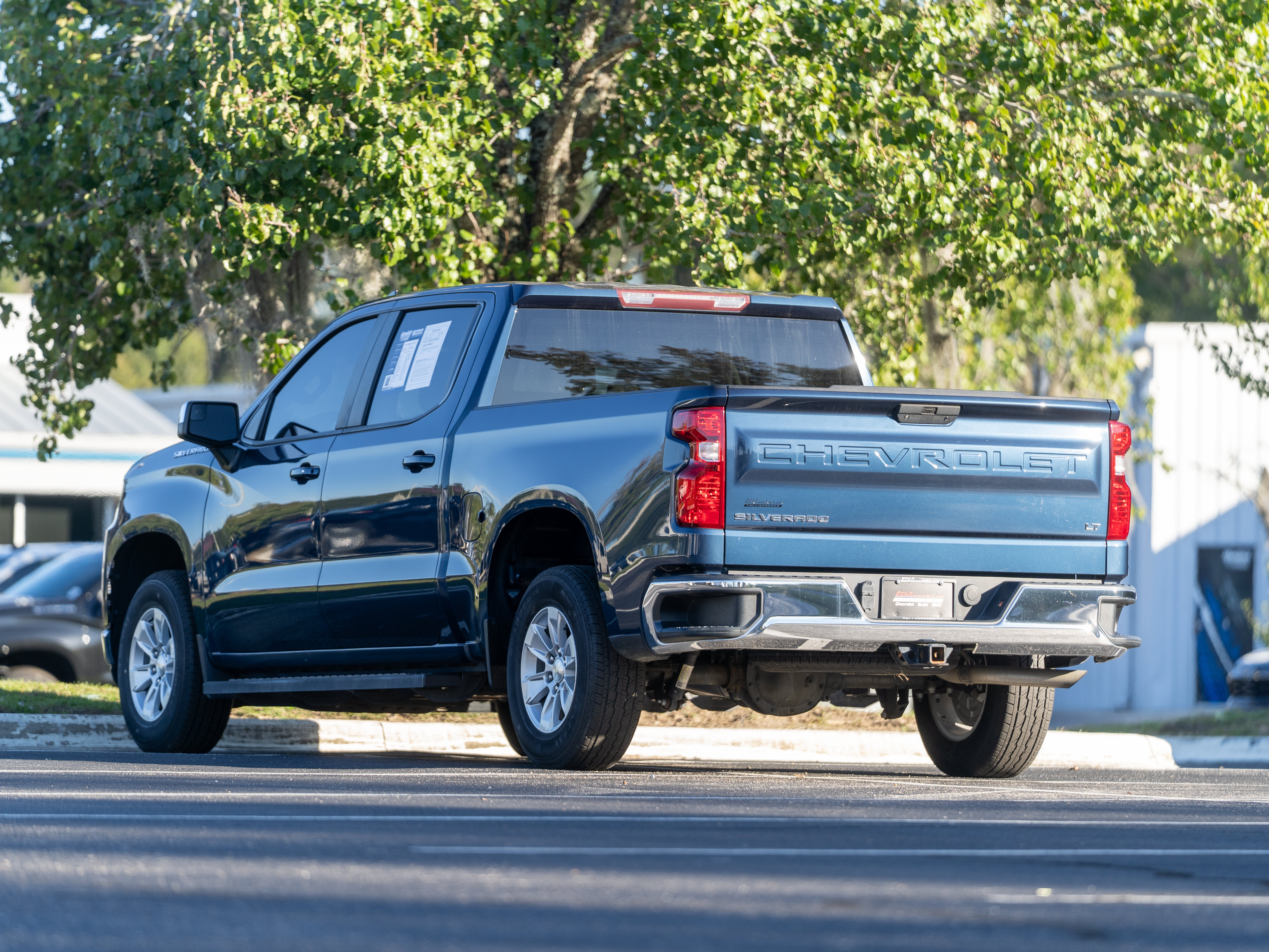 Used 2021 Chevrolet Silverado 1500 LT RWD image 3