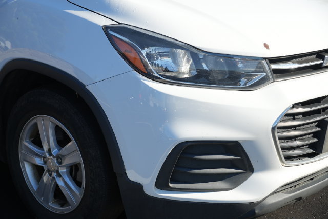 Used 2019 Chevrolet Trax LS w/ Tint and Cruise Package FWD image 4