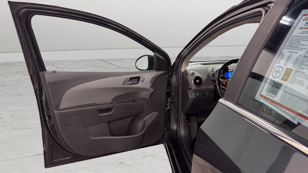 Used 2015 Chevrolet Sonic LTZ image 14