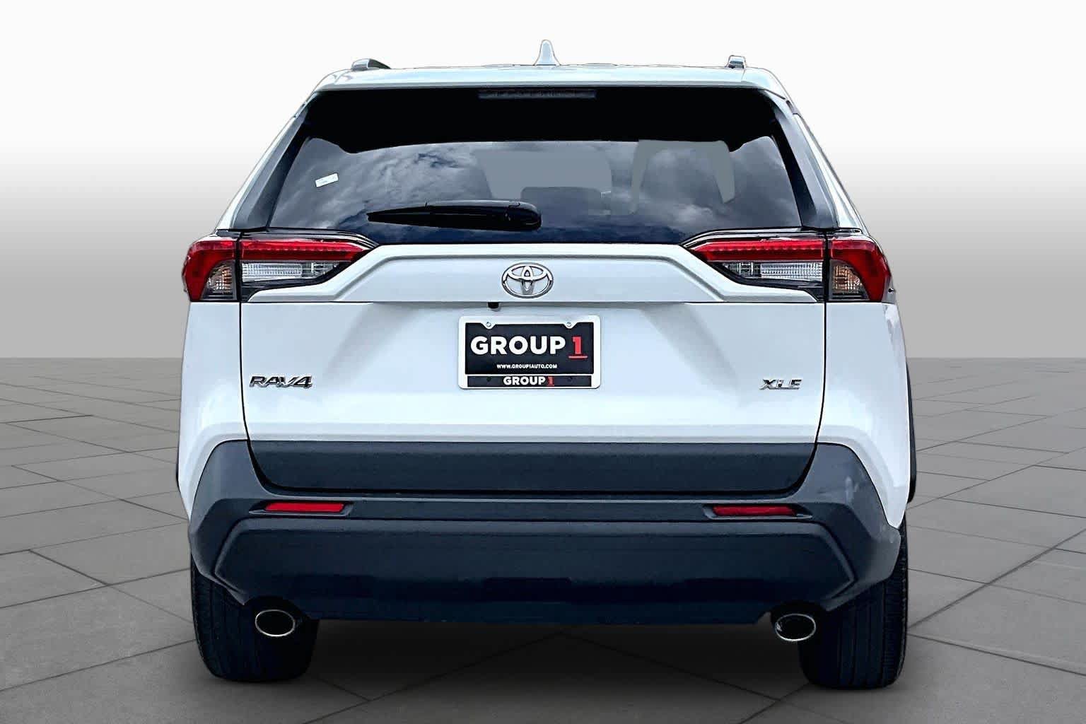 Used 2023 Toyota RAV4 XLE Premium FWD image 5