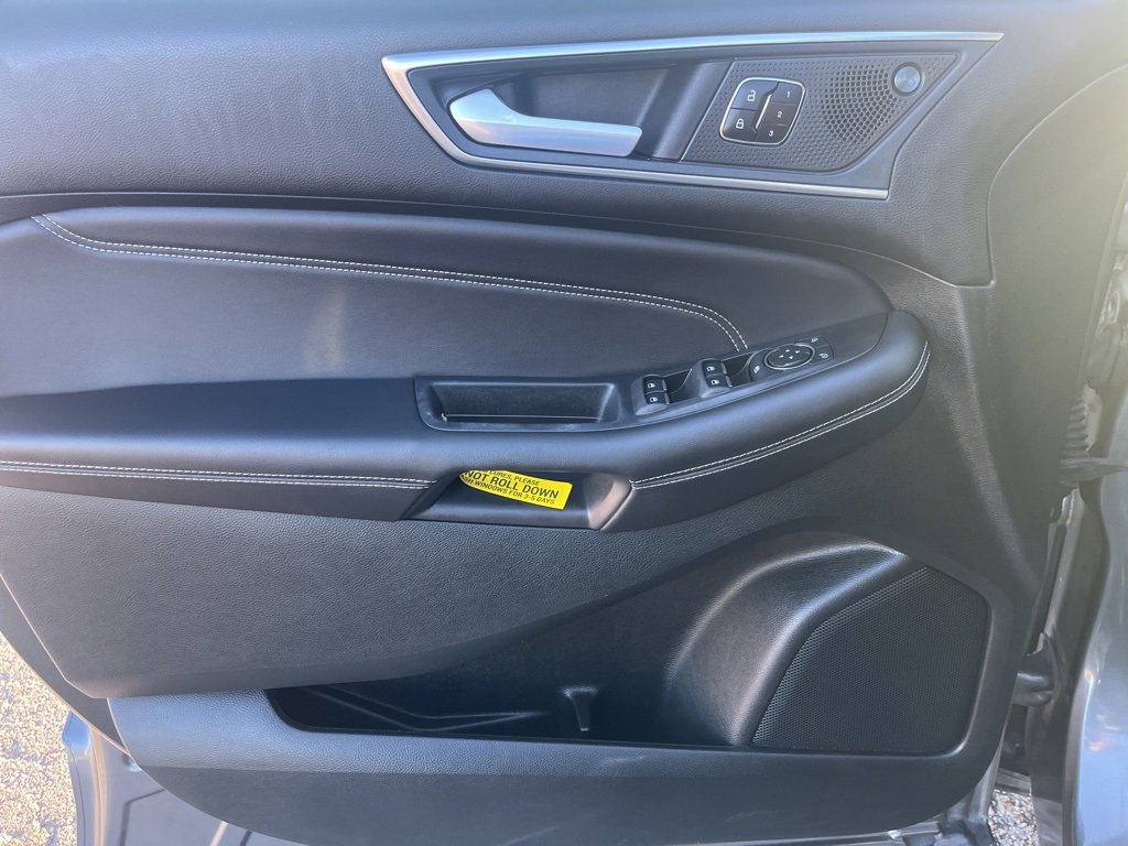 Used 2024 Ford Edge Titanium image 11