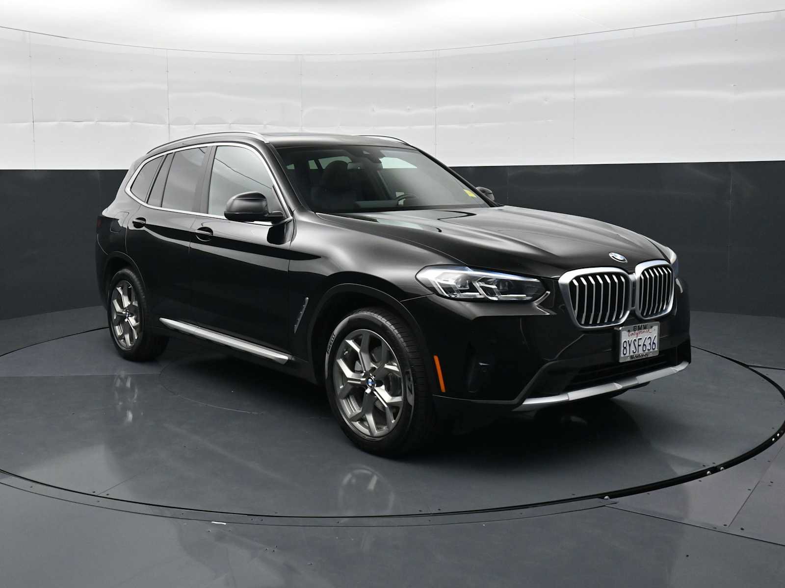 Used 2022 BMW X3 xDrive30i w/ Premium Package AWD/4WD image 3
