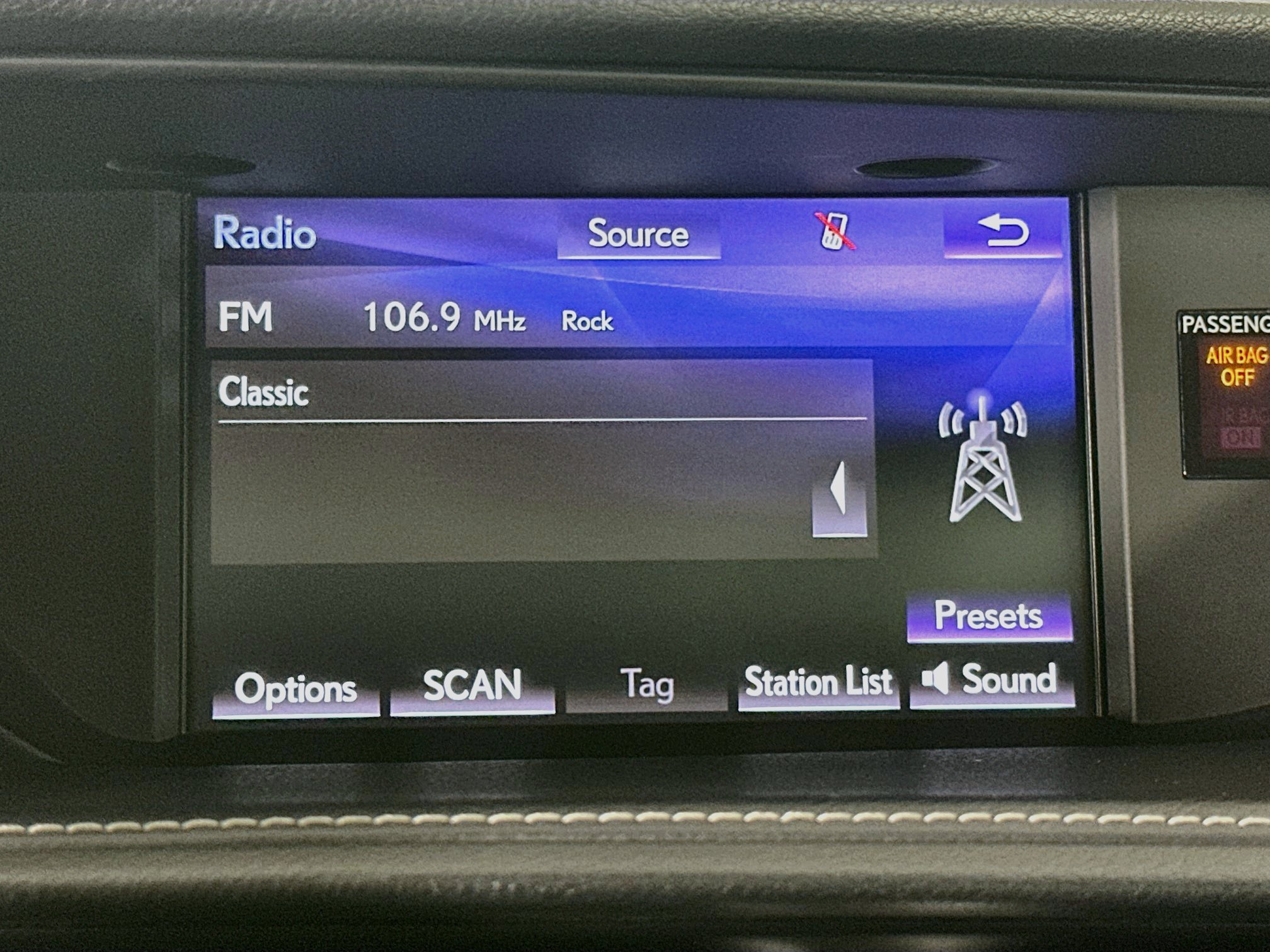 Used 2018 Lexus ES 300h w/ Navigation Package FWD image 21