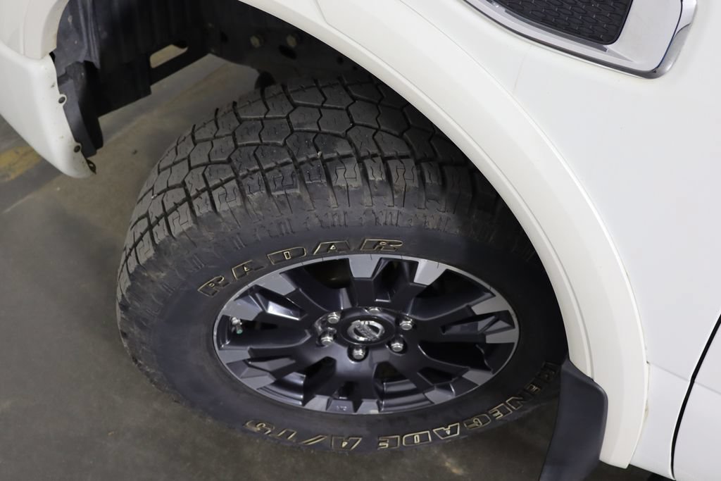 Used 2017 Nissan Titan PRO-4X AWD/4WD image 37
