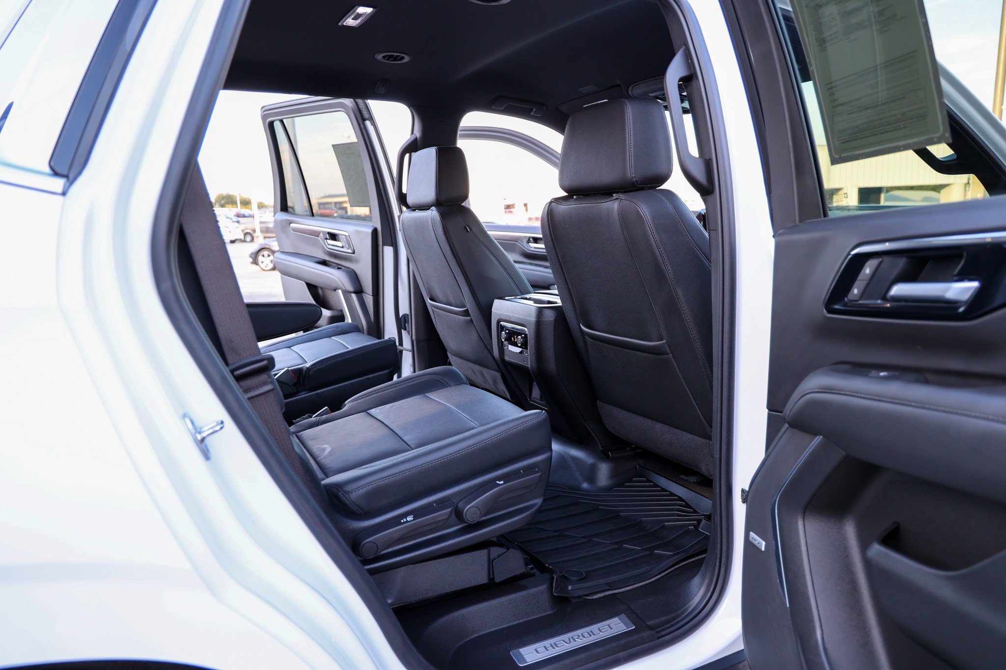 Used 2026 Chevrolet Tahoe LT w/ Comfort Package AWD/4WD image 39
