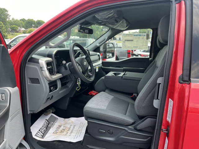 New 2025 Ford F550 4x4 SuperCab Super Duty w/ XLT Value Package image 18