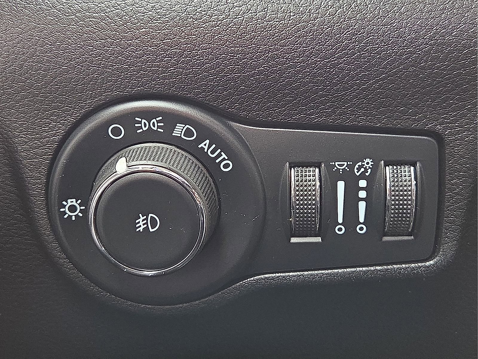 Used 2023 Jeep Compass Latitude AWD/4WD image 18