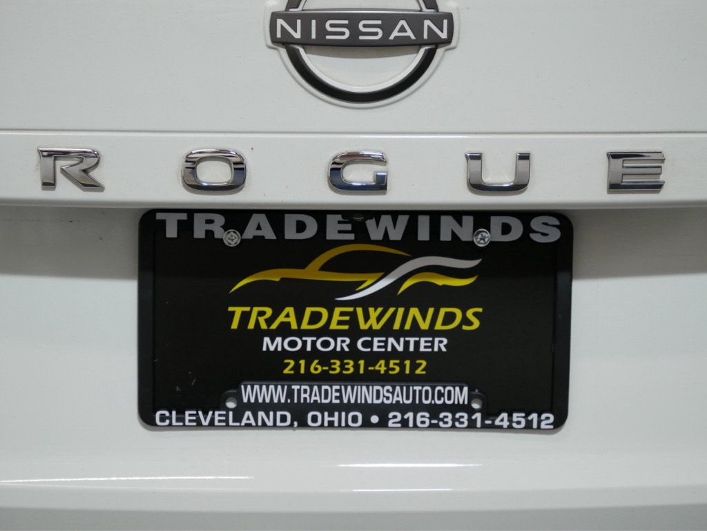 Used 2023 Nissan Rogue S AWD/4WD image 9