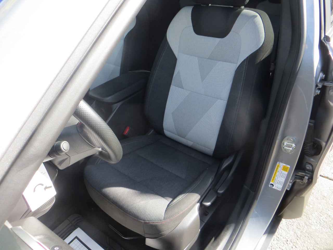 Used 2024 Chevrolet Trax RS w/ Driver Confidence Package image 21