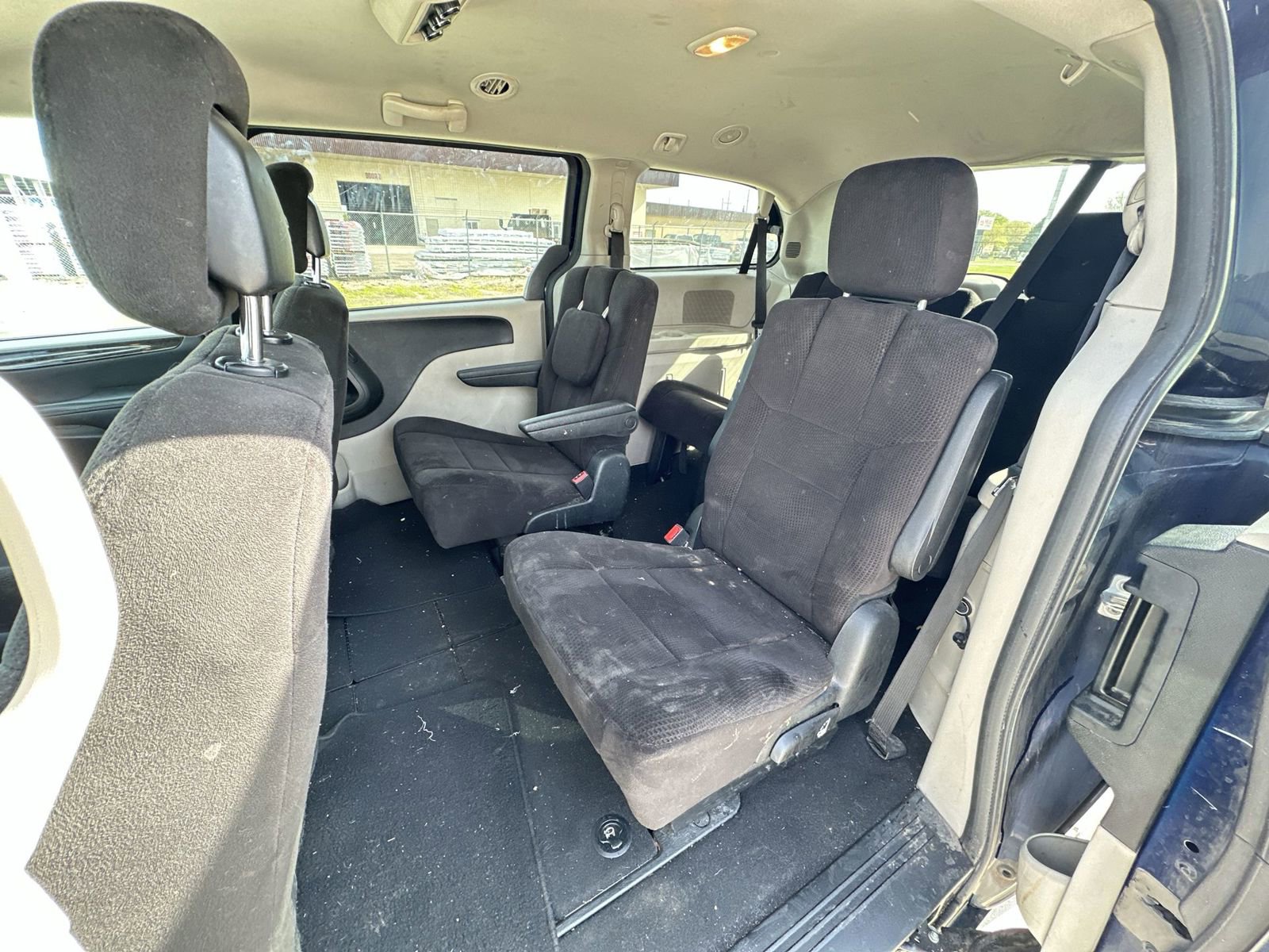Used 2012 Dodge Grand Caravan SE FWD image 21