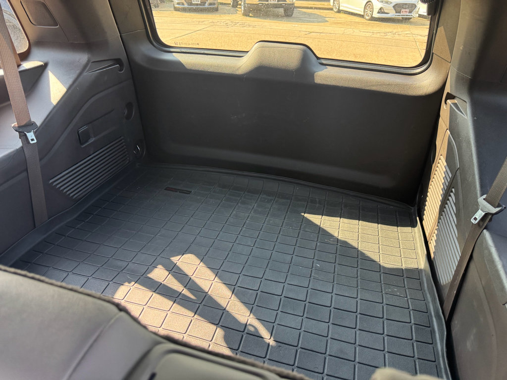 Used 2021 GMC Yukon SLT image 13