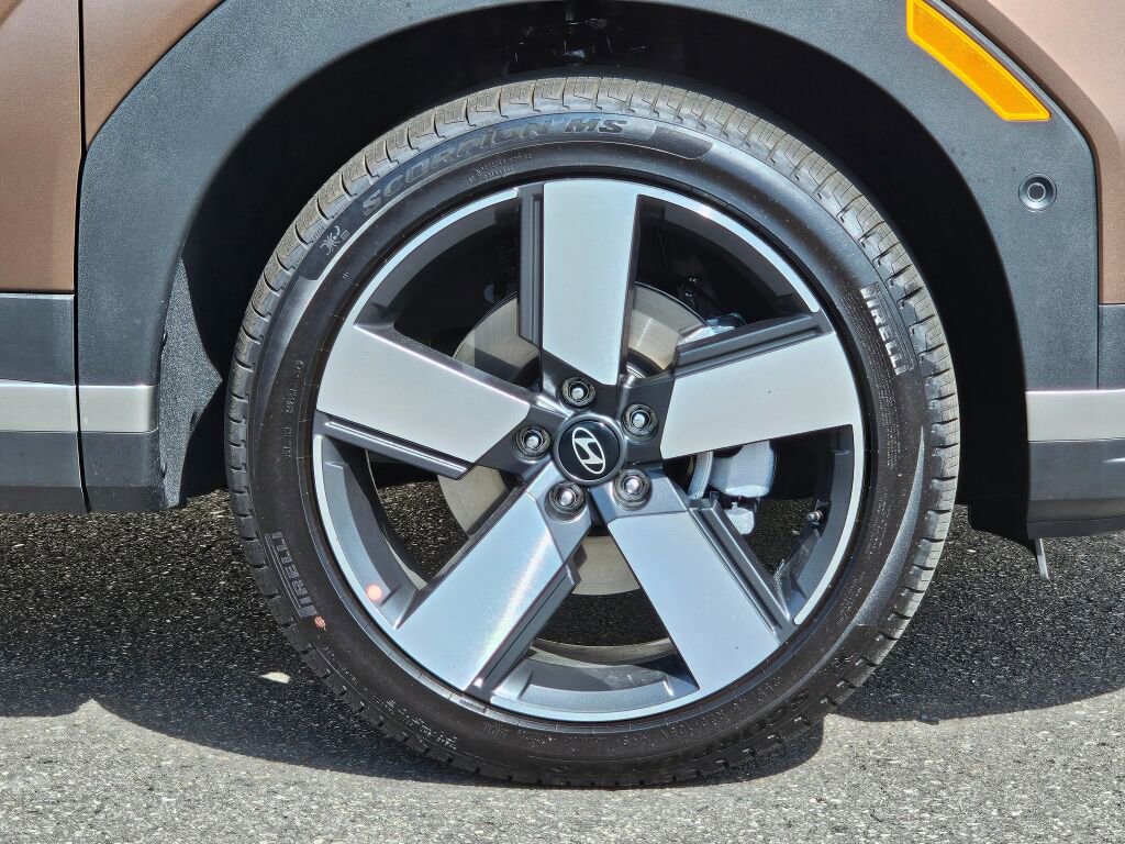 New 2025 Hyundai Santa Fe Limited image 9