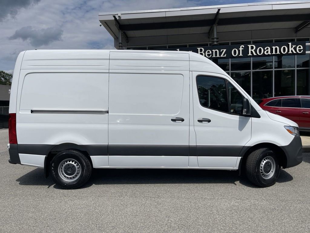 Used 2024 Mercedes-Benz Sprinter 2500 image 3