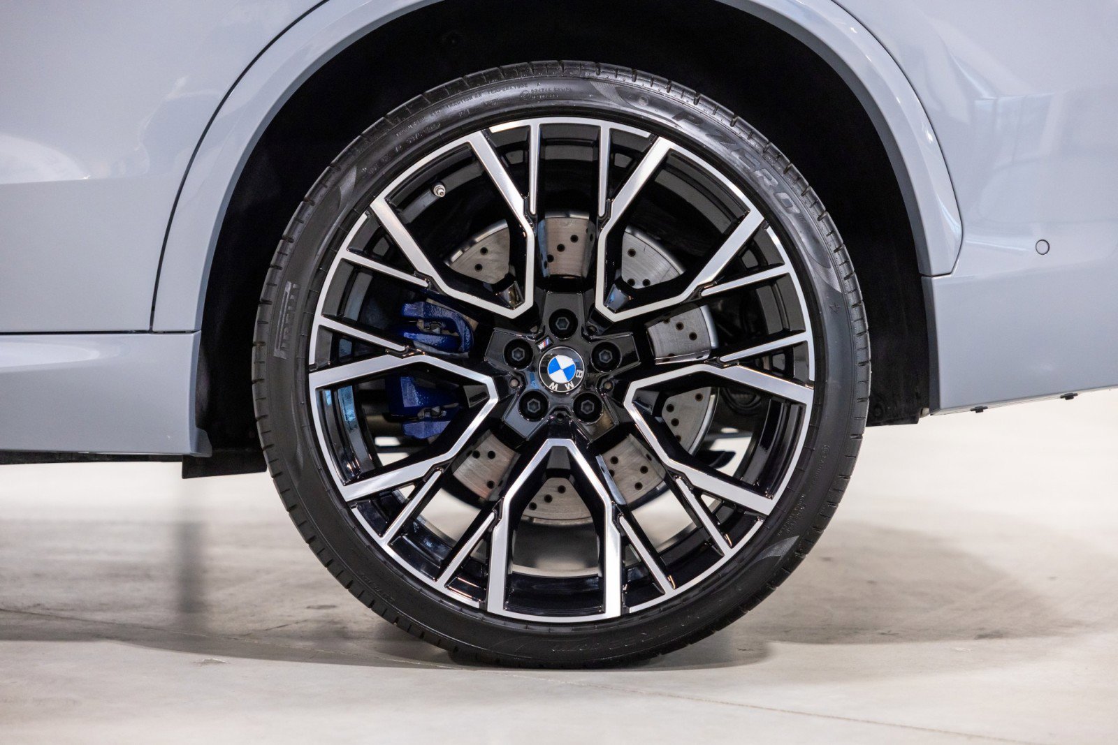 Used 2026 BMW X5 M Competition w/ Executive Package image 16