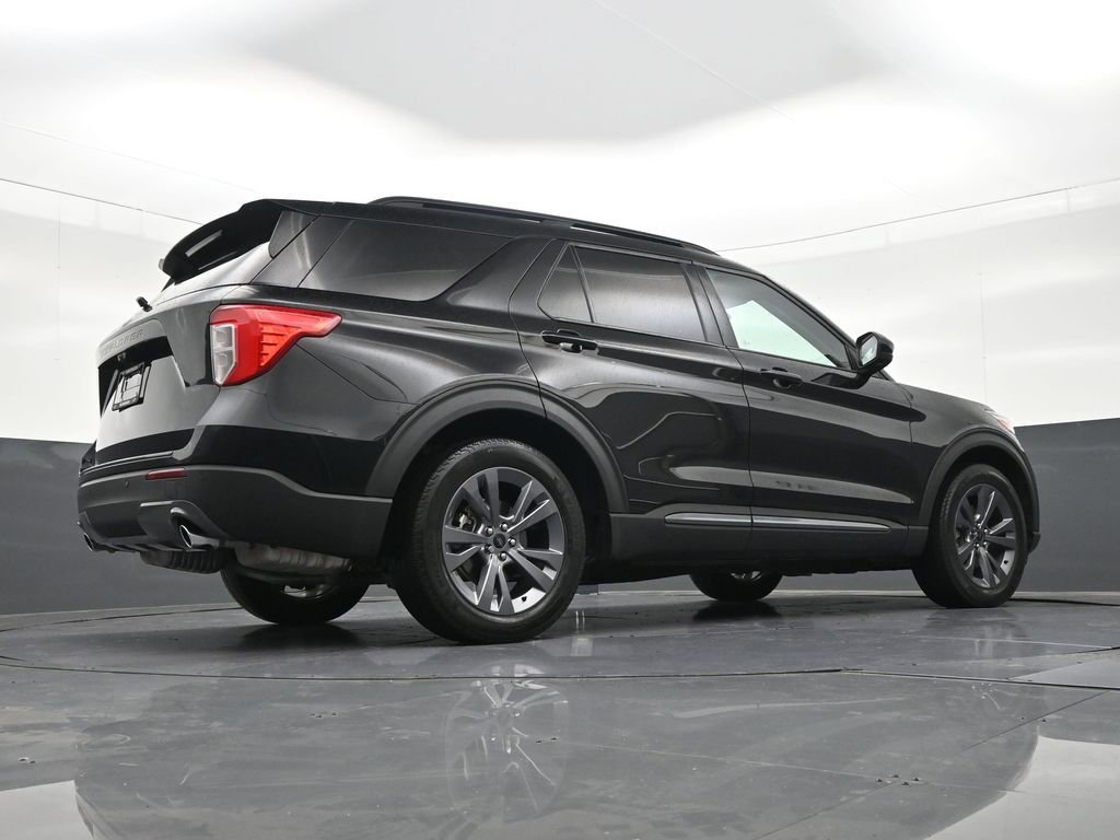 Used 2024 Ford Explorer XLT w/ Equipment Group 202A RWD image 30