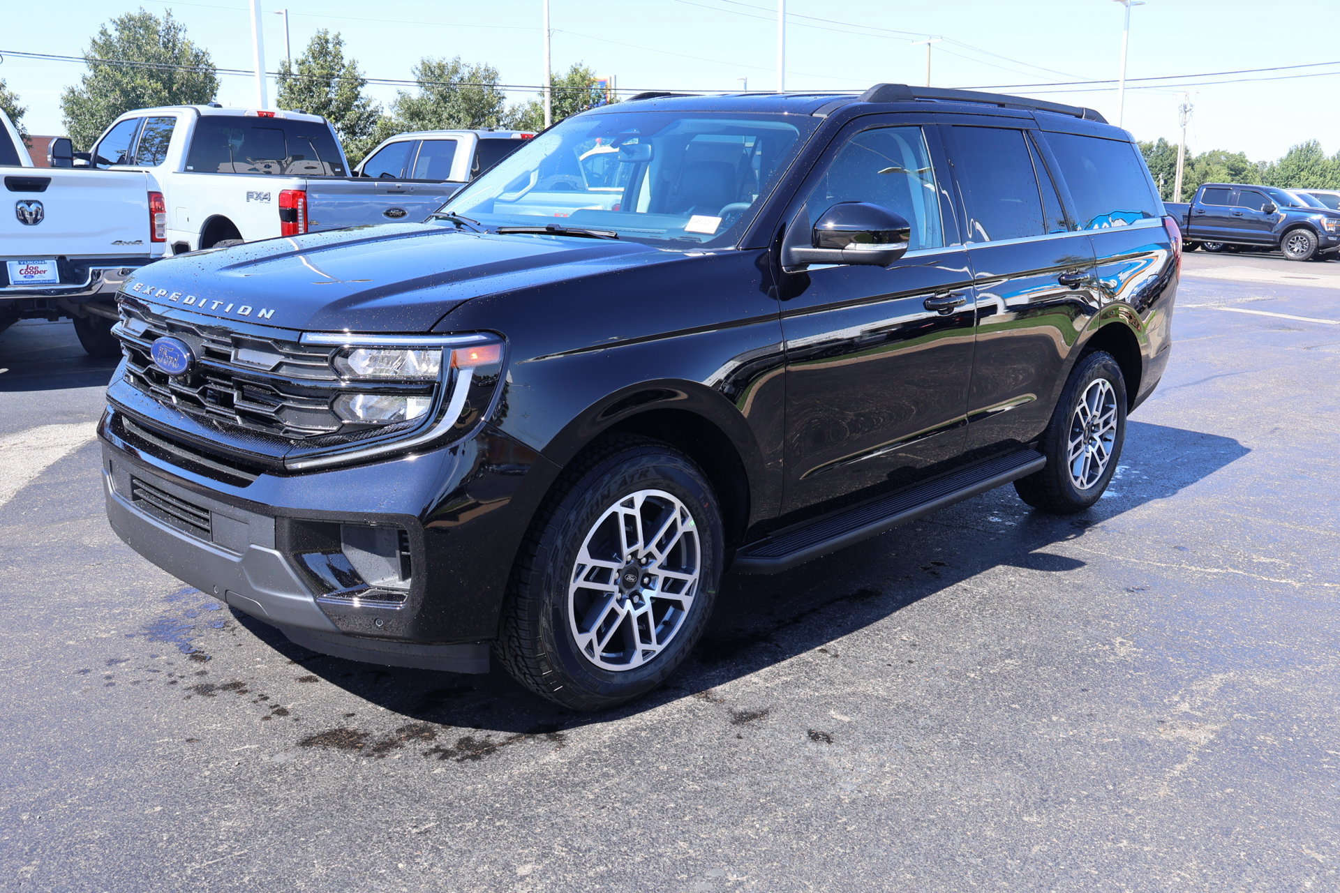 New 2026 Ford Expedition Active AWD/4WD image 11