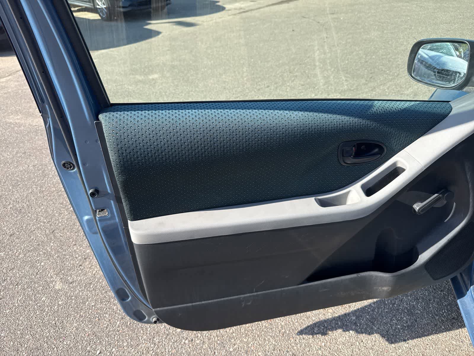 Used 2008 Toyota Yaris 2-Door Hatchback FWD image 15