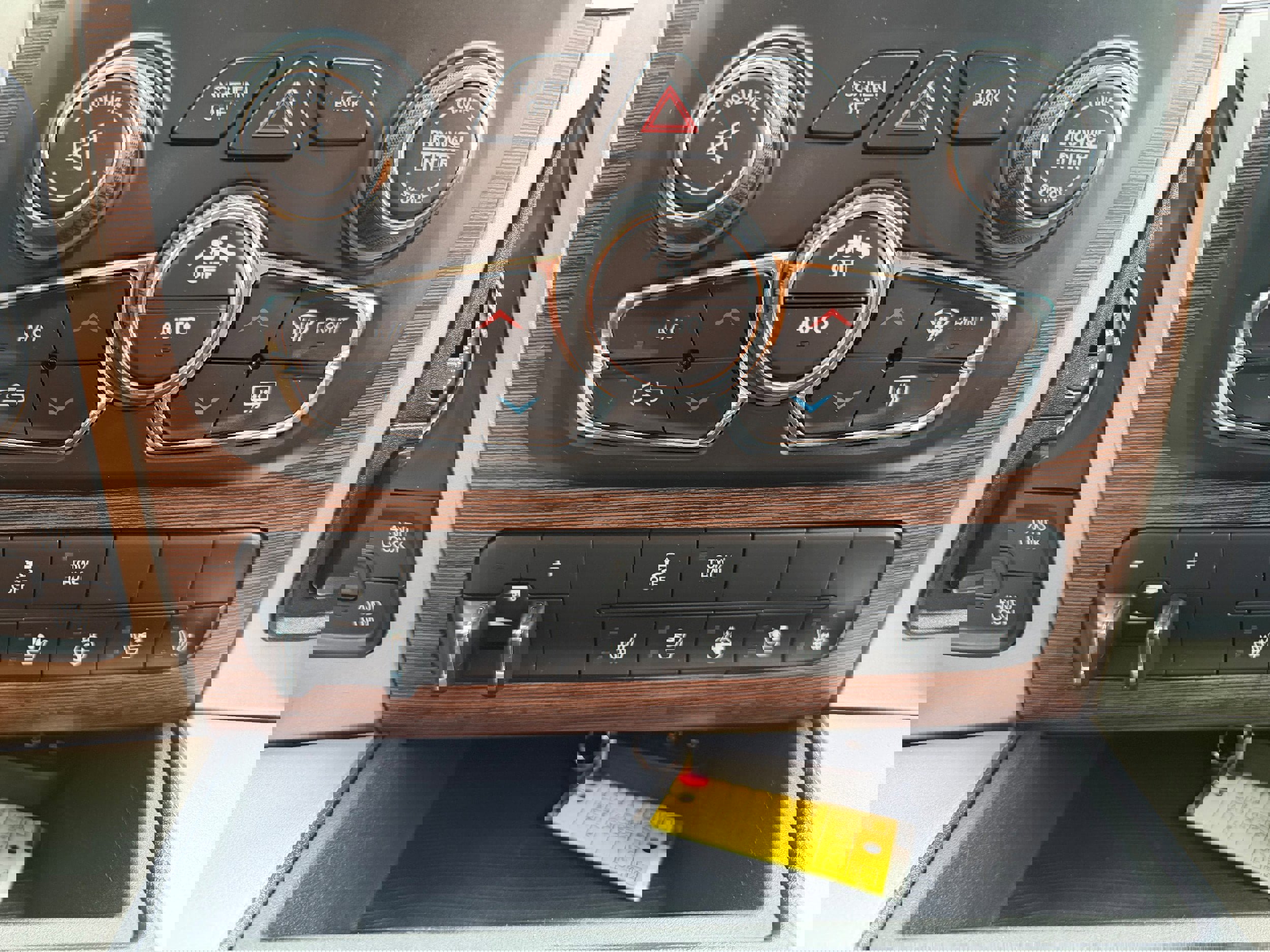 Used 2016 RAM 1500 Laramie w/ Convenience Group image 14