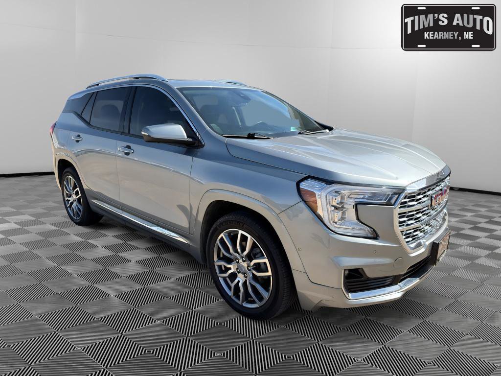 Used 2023 GMC Terrain Denali w/ Denali Premium Package image 1