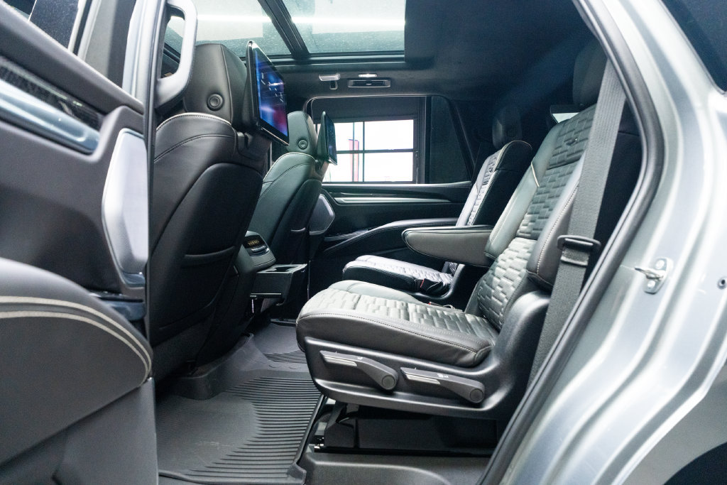 Used 2025 Cadillac Escalade V w/ LPO, ONYX Package AWD/4WD image 53