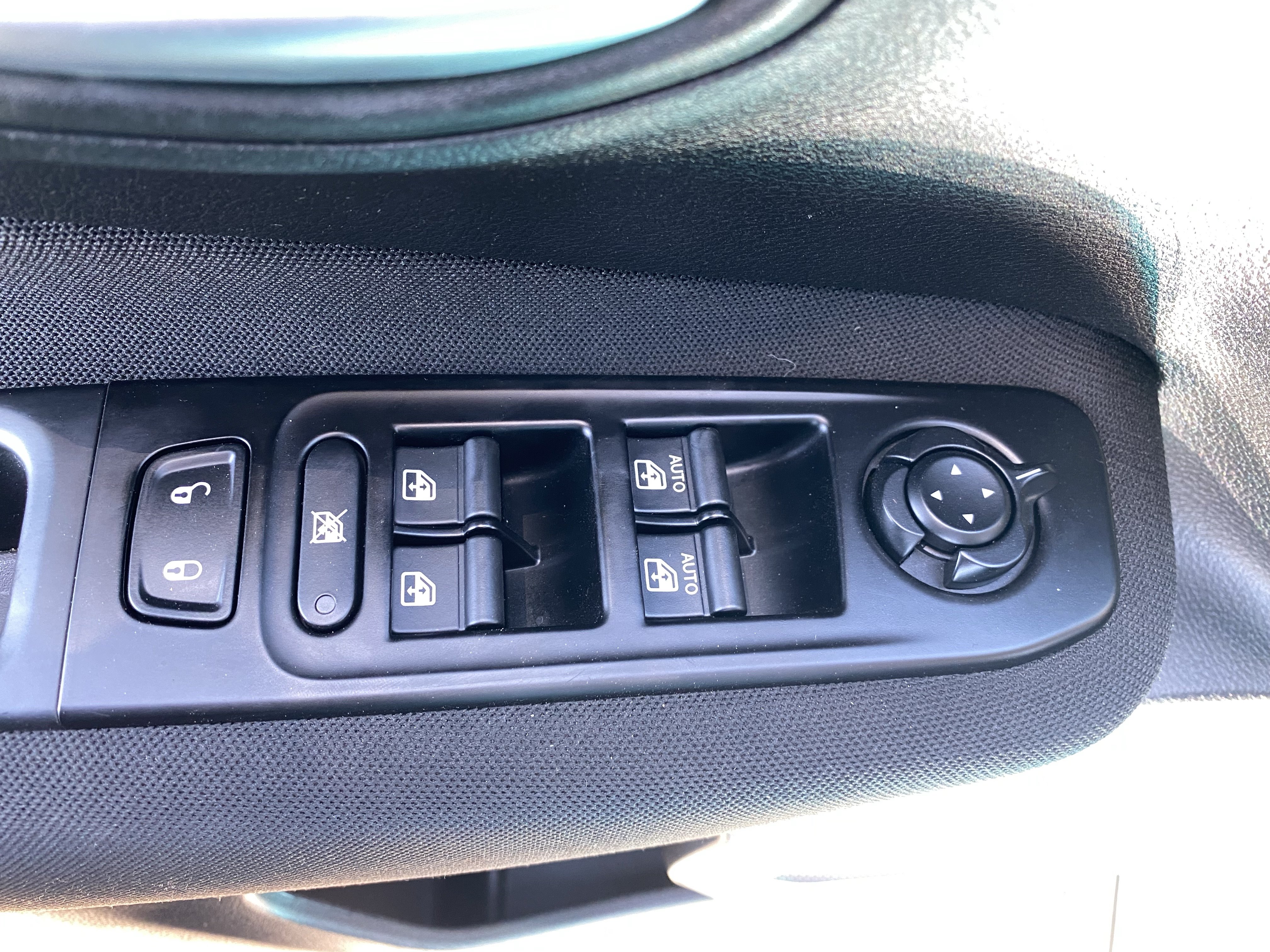 Used 2021 Jeep Renegade Latitude FWD image 19