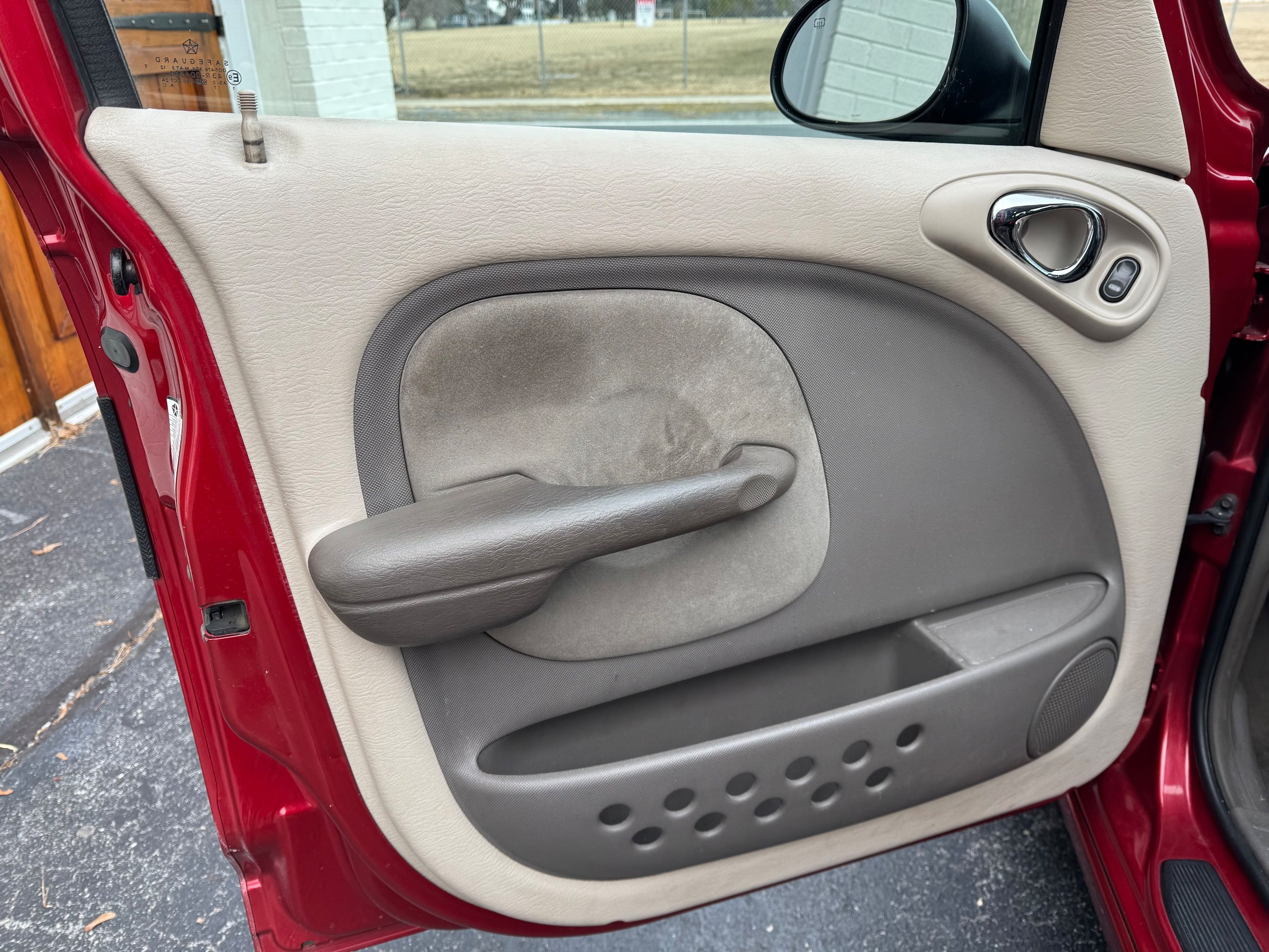 Used 2002 Chrysler PT Cruiser Limited FWD image 6