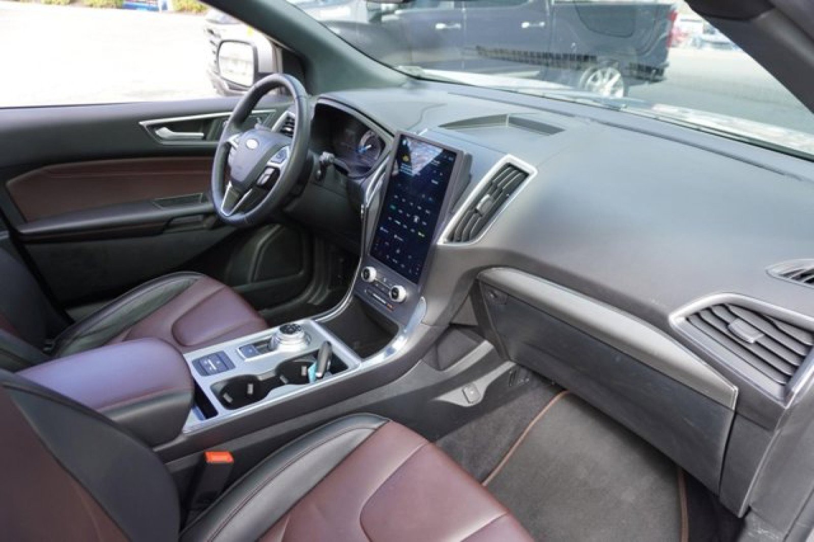 Used 2022 Ford Edge Titanium w/ Equipment Group 301A image 19