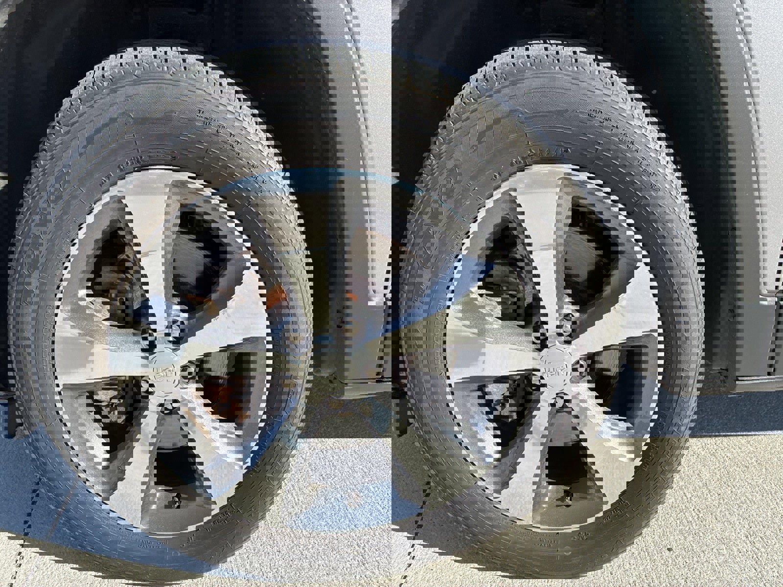 Used 2019 Jeep Cherokee Limited image 12