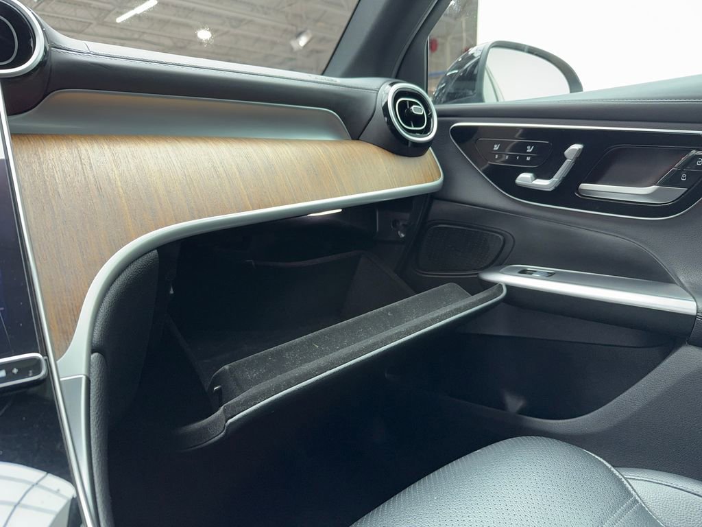 Used 2024 Mercedes-Benz GLC 300 image 35