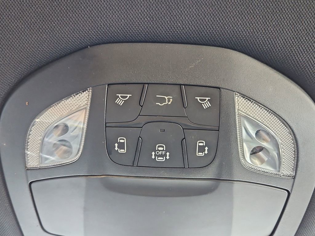 Used 2020 Chrysler Pacifica Touring-L image 21